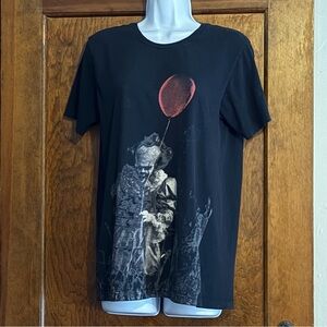 Black Graphic Pennywise IT T-Shirt with Red Balloon Design size Medium